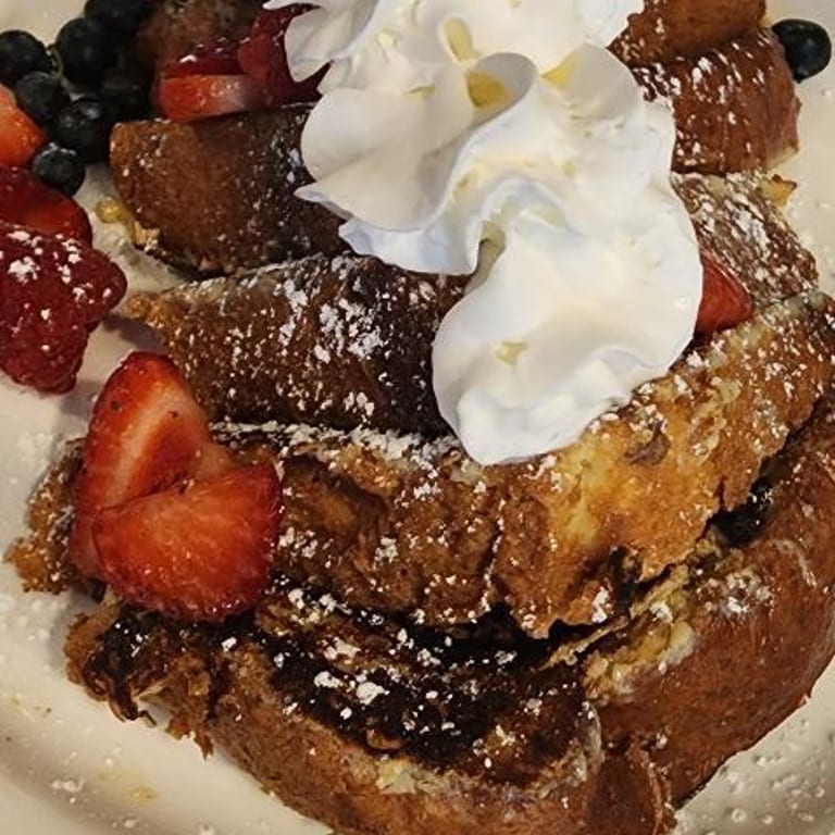 Classic American Eats: Pancakes, Waffles, and More